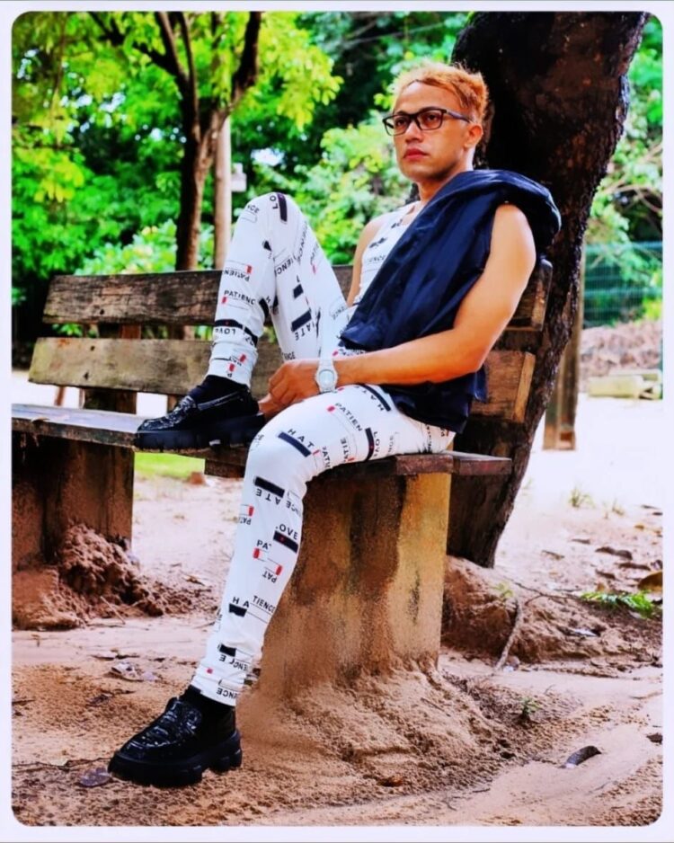 Jesus Rodrigues apresenta novo nome artístico para Jê’Rô: conheça trajetória do cantor