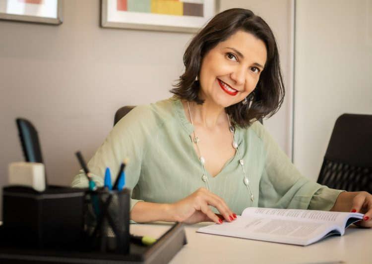 Especialista na ciência da felicidade lista seis hábitos para criar um ambiente corporativo mais saudável