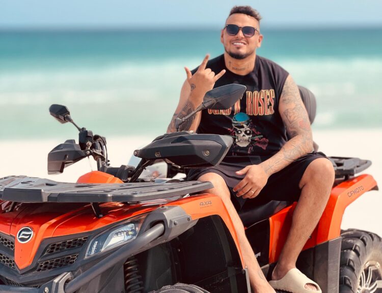 Conhecido como Pagodeiro do Amor, ex-padrasto de Lexa, Cacau Júnior investe no trap