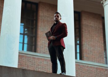 Best-Seller à Vista: “A Arte de Vender Sem Vender”, de Jeziel Rosa, Revoluciona Vendas com Lançamento nos EUA