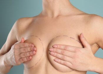 Mastopexia: Cirurgião plástico fala como esta cirurgia pode melhorar seus seios