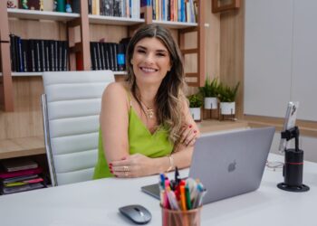 Renata Camargo: Uma Jornada De Dedicação E Transformação Pela Psicologia