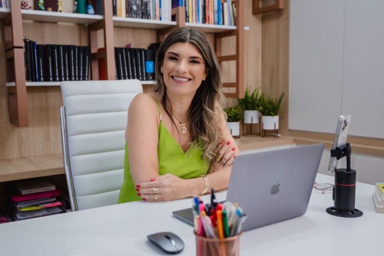 Renata Camargo: Uma Jornada De Dedicação E Transformação Pela Psicologia