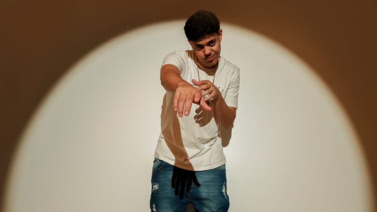 MC J Mito É O Artista Do Momento: Talento Em Ascensão Com Milhões De Visualizações