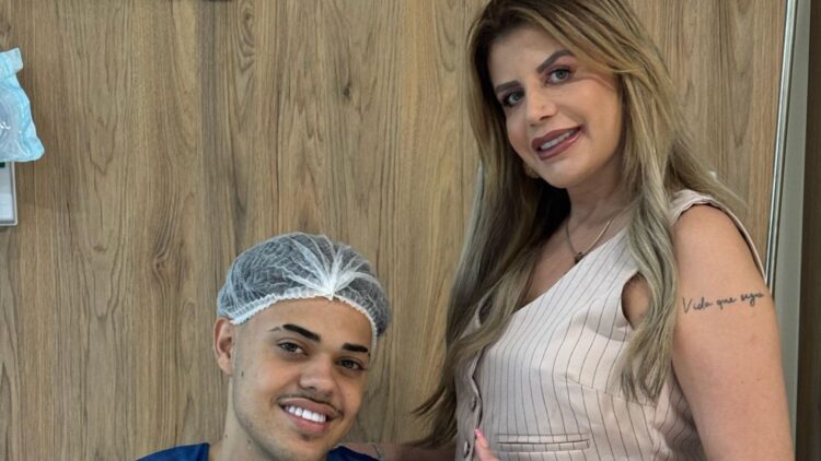 Mc J Mito passa por cirurgia de ginecomastia na Clínica das Estrelas em São Paulo