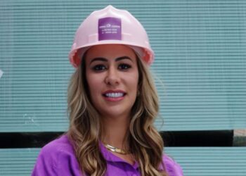 A Loira Do Gesso: A Trajetória De Rivania Campos, Pioneira Na Construção A Seco No Brasil