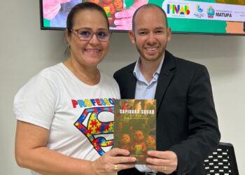 Lançamento do livro “Capivara Squad” reúne público e emociona Matupá com mensagem de protagonismo juvenil