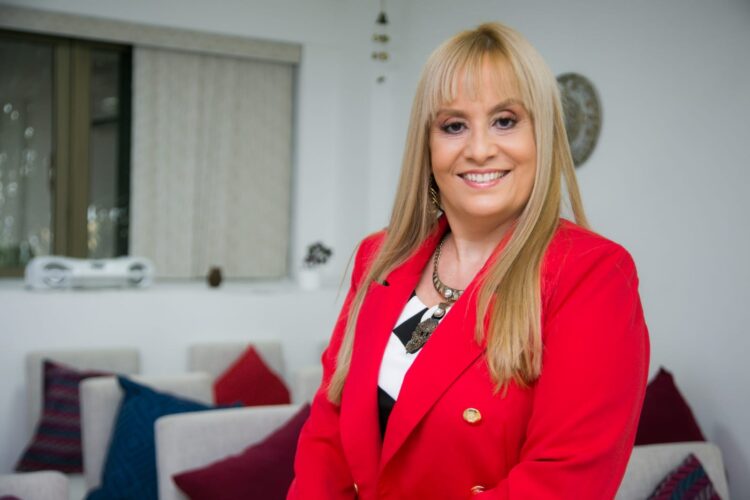 Cristiane Frutuoso: A Mentora que Revoluciona Carreiras e Transforma Negócios na Área da Saúde