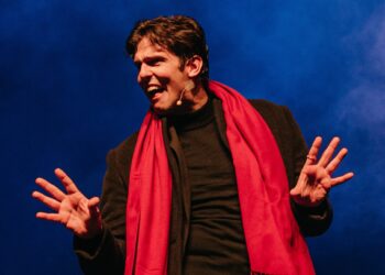 Rafael Infante desembarca em BH com o espetáculo “Terapia Infernal” em outubro