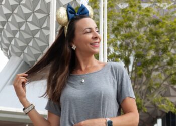 Andrea Dias Revoluciona o Planejamento de Viagens com a Bíblia da Economia de Orlando