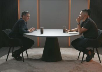 Da periferia ao império bilionário: Jota Jota Podcast recebe Flávio Augusto em papo profundo e intimista sobre os desafios de empreender no Brasil