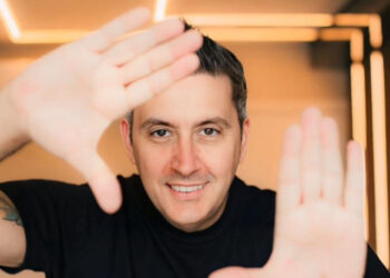 Cláudio Bidarra realiza treinamento sobre estratégias de uso do Instagram para corretores da Evoluc construtora e da Evoluc vendas