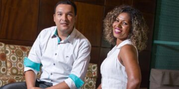 Primeira morena do É o Tchan prestes a completar 55 anos de idade