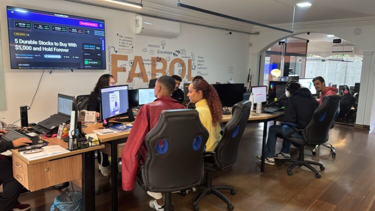 Farol: A assessoria que transforma dados, tecnologia e criatividade em crescimento real no marketing de vendas