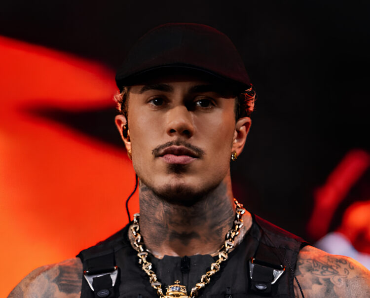 MC Daniel volta às raízes e transforma Carnaval de Taboão da Serra em noite de consagração